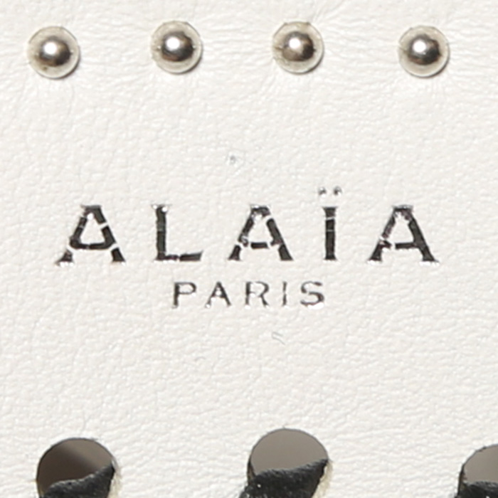 Alaïa handbag in white leather - Detail D4