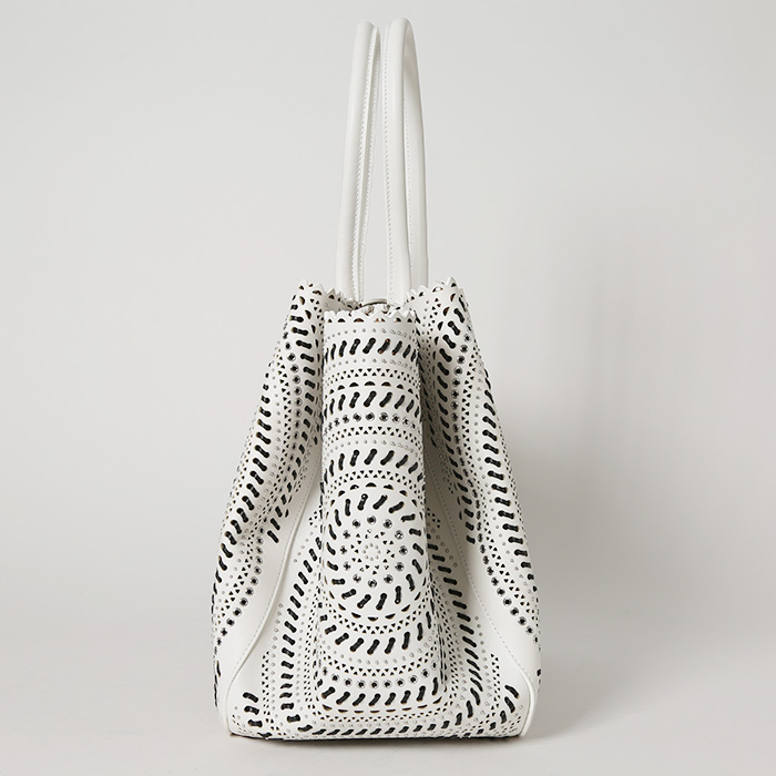 Alaïa handbag in white leather - Detail D6