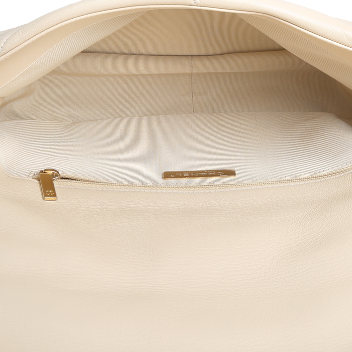 Borsa a tracolla Chanel  19 in pelle trapuntata beige - Detail D3