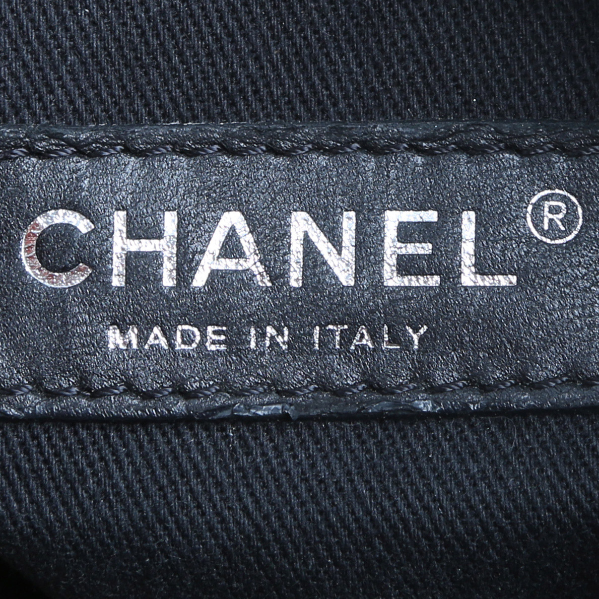 Shopping bag Chanel  Deauville in tela beige e pelle nera - Detail D3