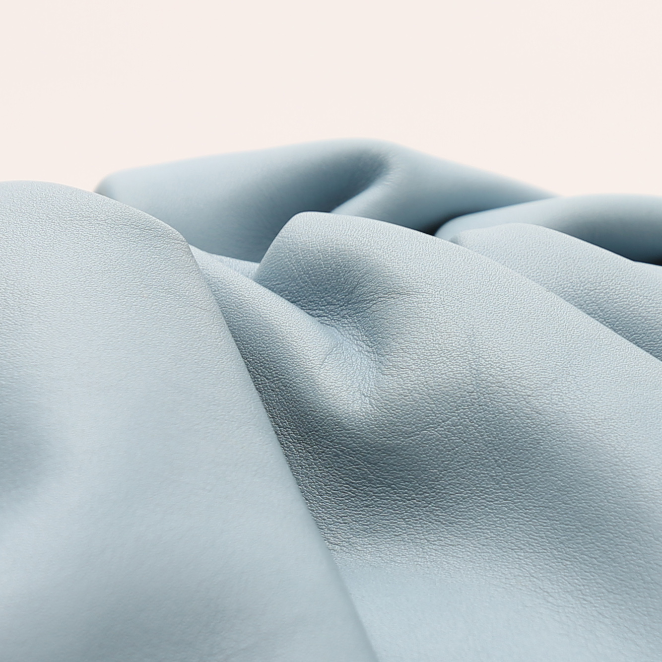 Pochette Bottega Veneta  Pouch en cuir lisse bleu-ciel - Detail D1