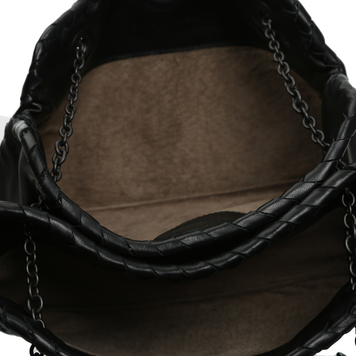 Bolso de mano Bottega Veneta   en cuero trenzado negro - Detail D3