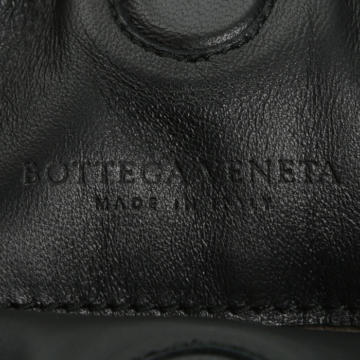 Bottega Veneta   handbag  in black braided leather - Detail D4