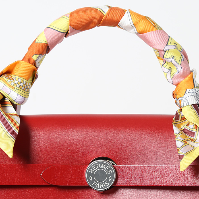 Hermès  Herbag shoulder bag  in red canvas  and red Hunter cowhide - Detail D1