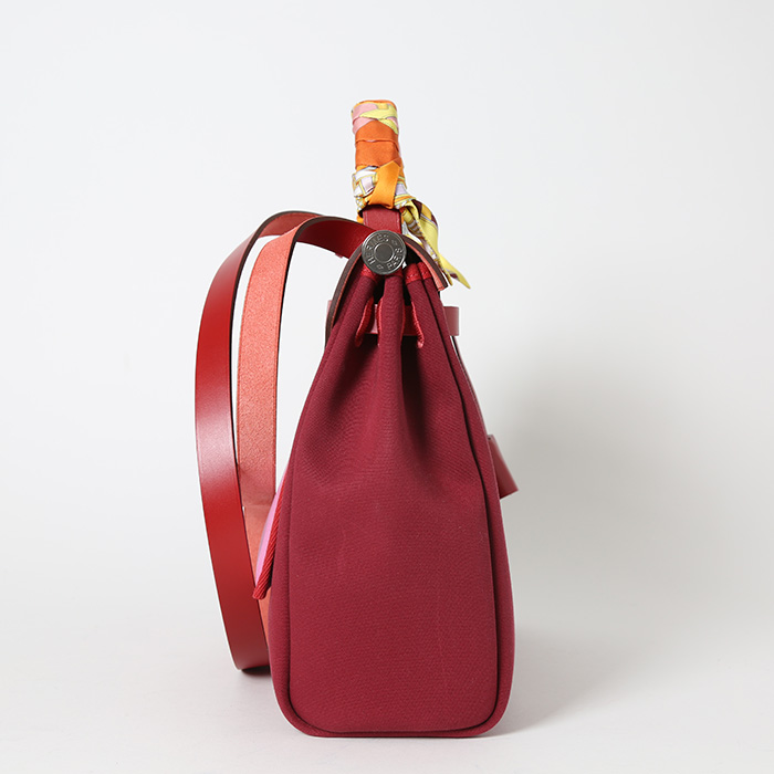 Hermès  Herbag shoulder bag  in red canvas  and red Hunter cowhide - Detail D6