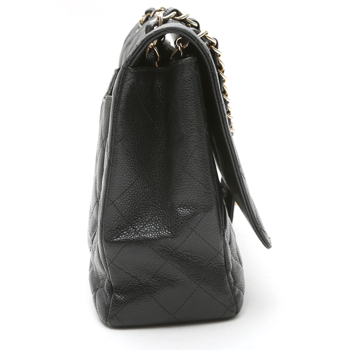 Sac bandoulière Chanel  Timeless Maxi Jumbo en cuir grainé matelassé noir - Detail D7
