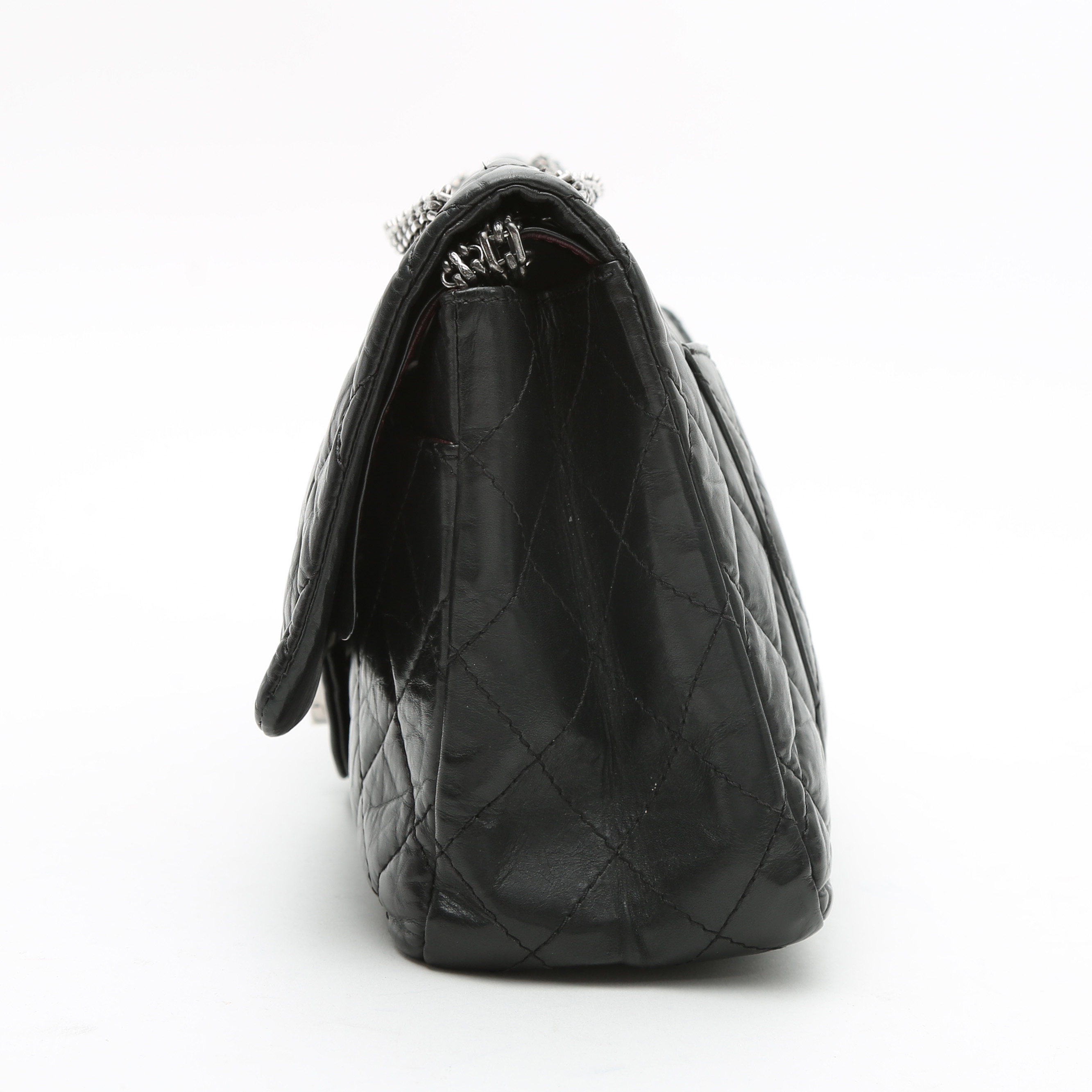 Chanel  Chanel 2.55 handbag  in black quilted leather - Detail D6