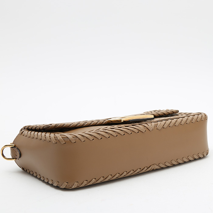 Sac à main Fendi Baguette en cuir marron - Detail D4