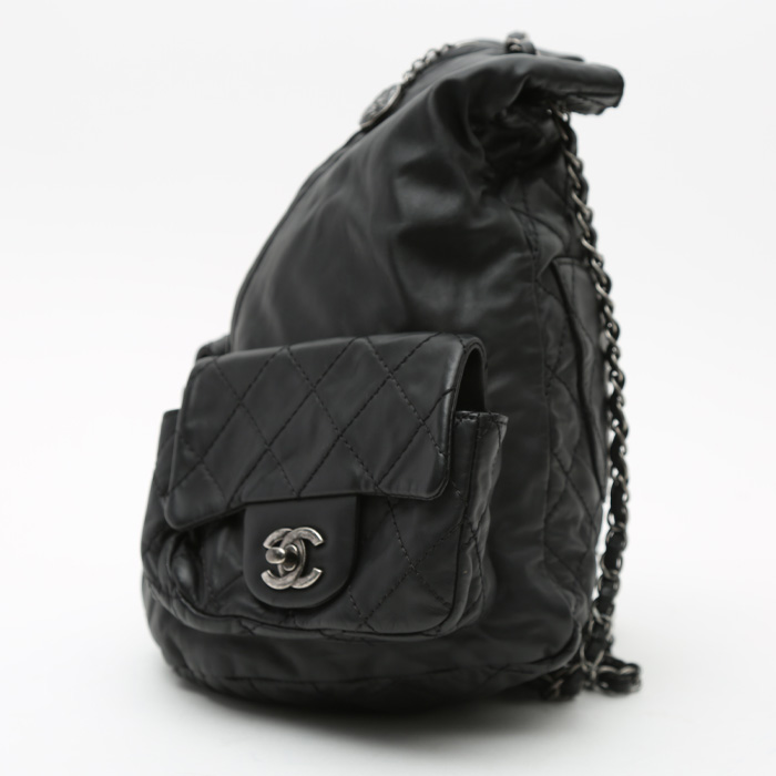Chanel  Sac à dos backpack  in black leather - Detail D6