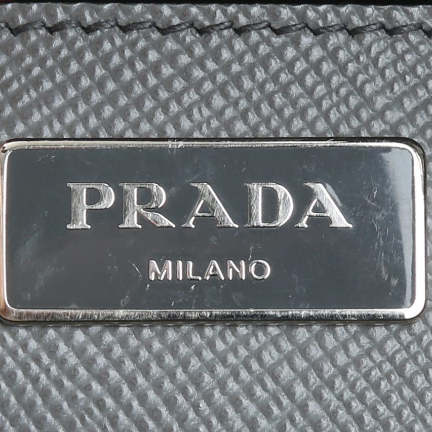 Borsa Prada  City Calf in pelle saffiano grigia - Detail D3