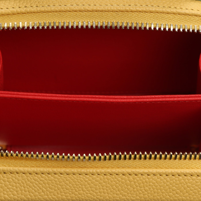 Chanel  Vanity shoulder bag  in yellow, green and red tricolor  grained leather - Detail D3