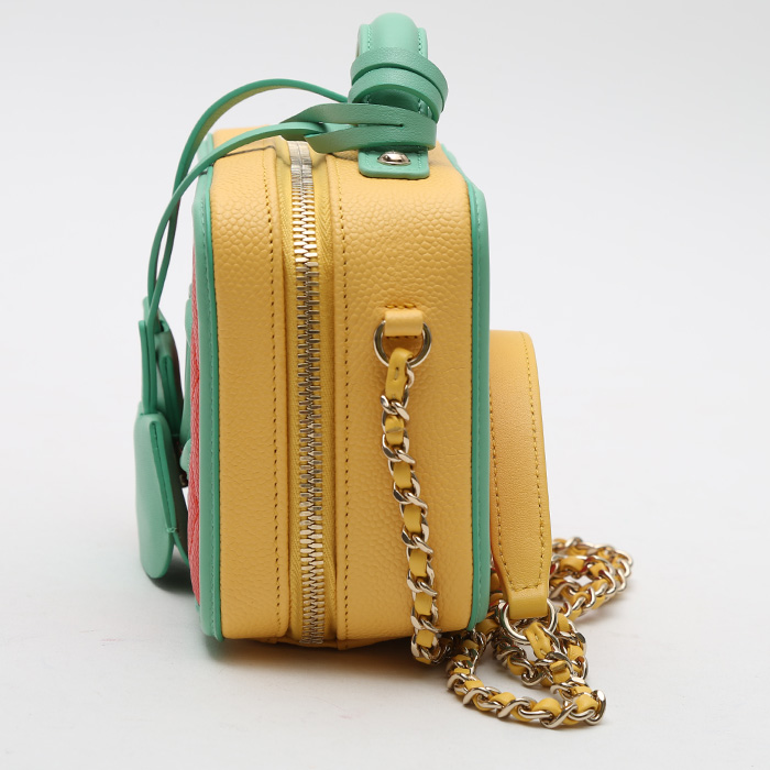 Bolso bandolera Chanel  Vanity en cuero granulado tricolor amarillo verde y rojo - Detail D7