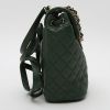 Mochila Chanel  Sac à dos en cuero acolchado verde - Detail D6 thumbnail