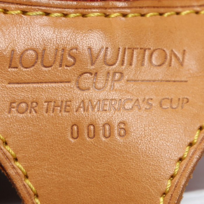 Borsa da viaggio Louis Vuitton  America's Cup in tela cerata rossa e pelle naturale - Detail D4
