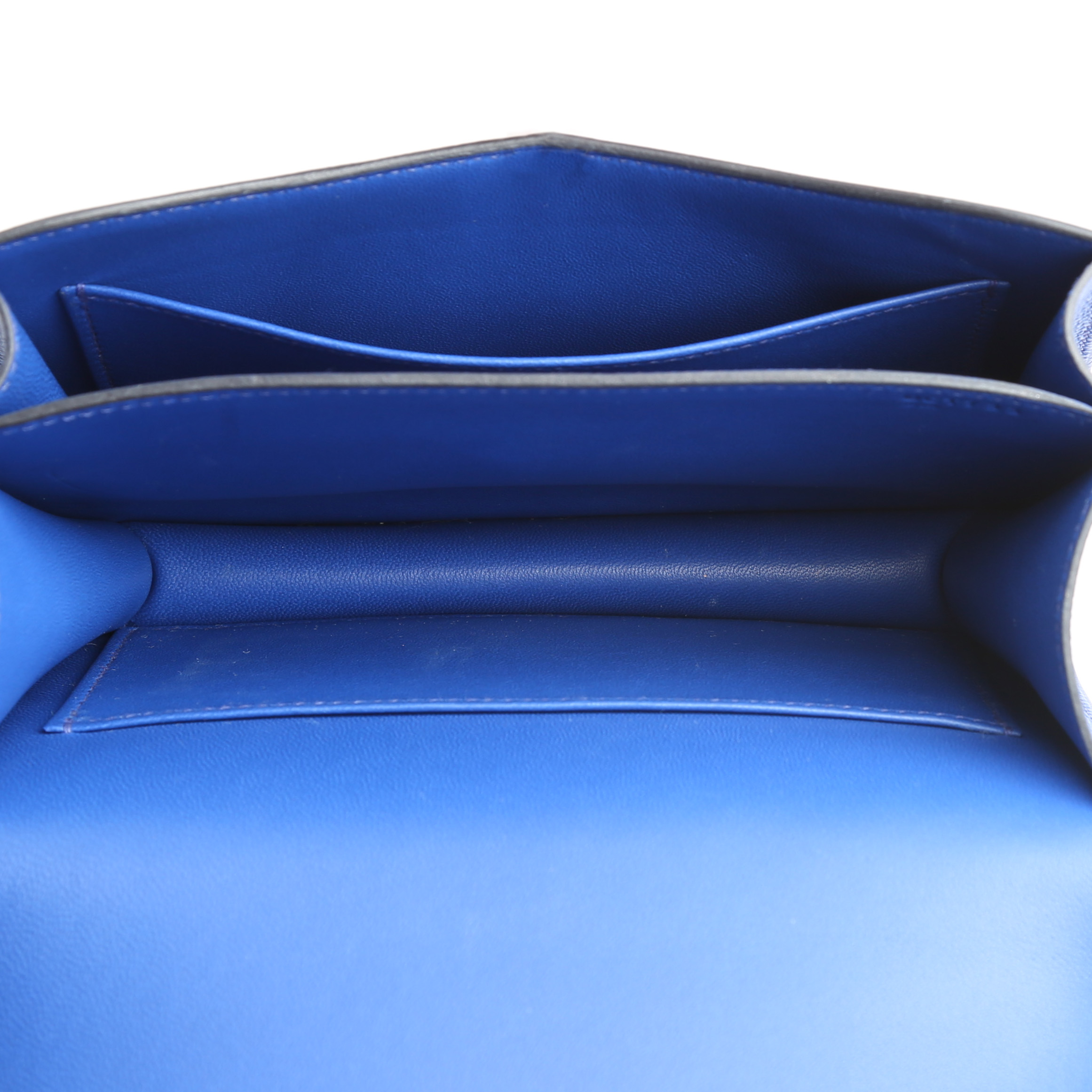 Bolso bandolera Hermès  Constance mini  en cuero epsom Royal azul - Detail D3