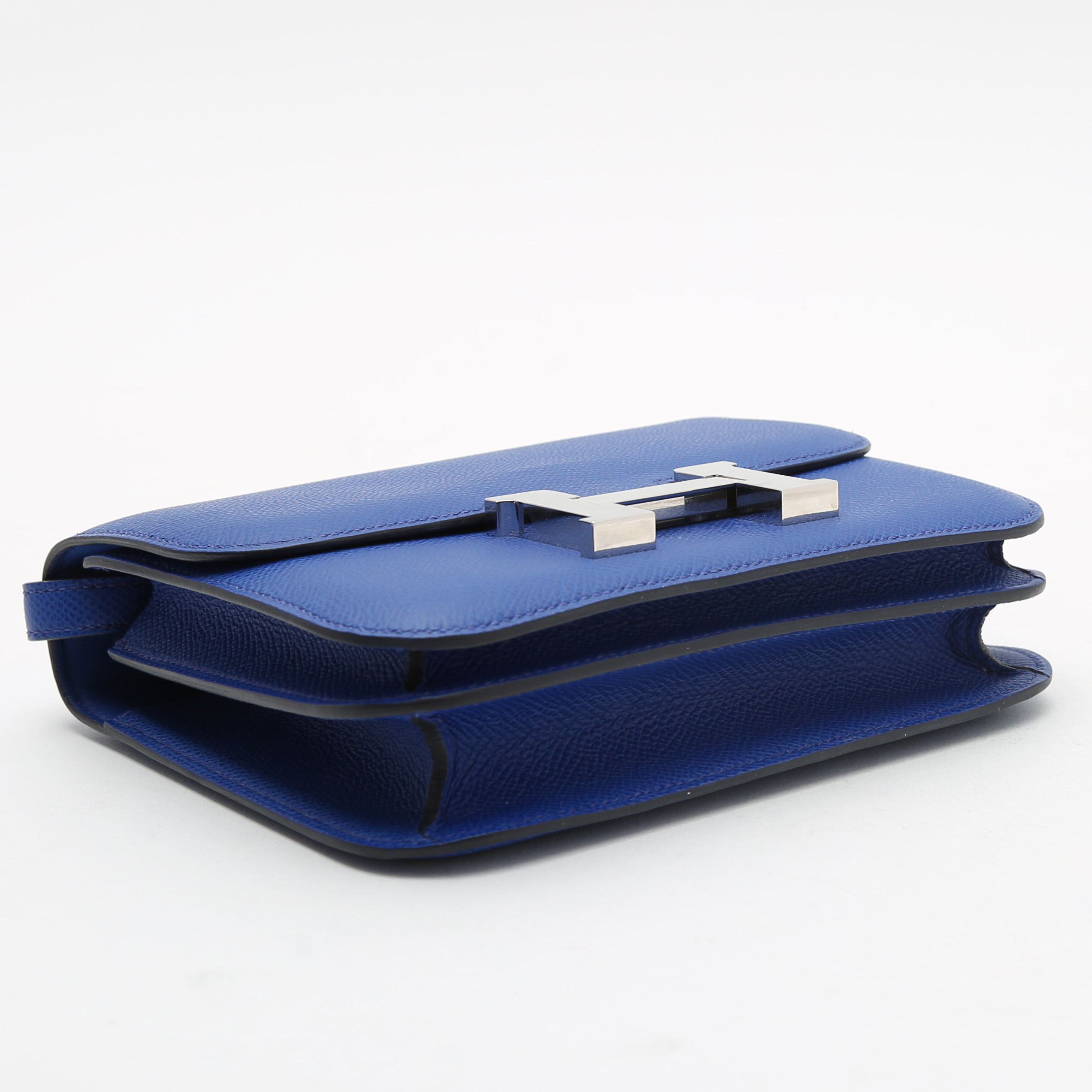 Hermès  Constance mini  shoulder bag  in blue epsom leather - Detail D5