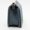 Chanel  Boy shoulder bag  in blue denim - Detail D7 thumbnail