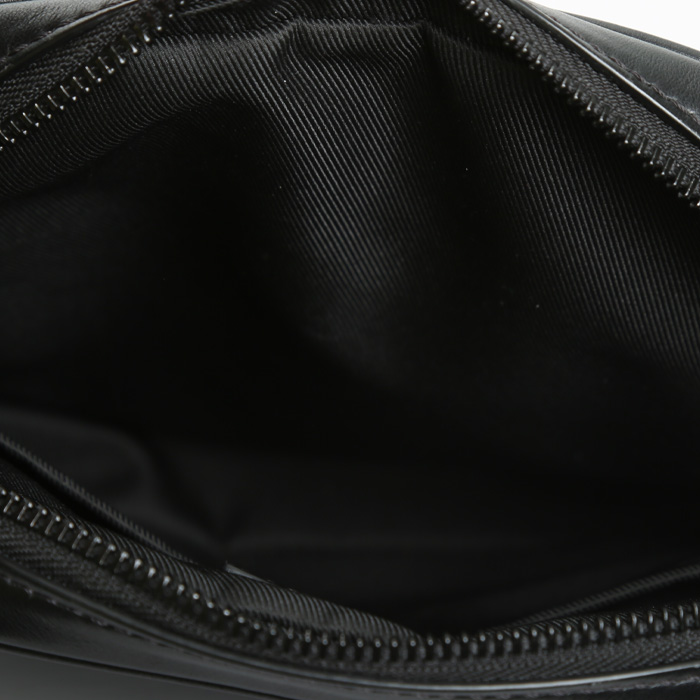 Louis Vuitton Danube shoulder bag in black empreinte monogram leather - Detail D3