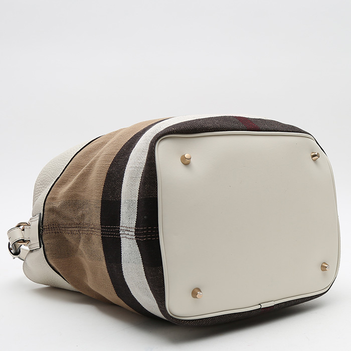 Borsa Burberry  Ashby in tela marrone e pelle bianca - Detail D4