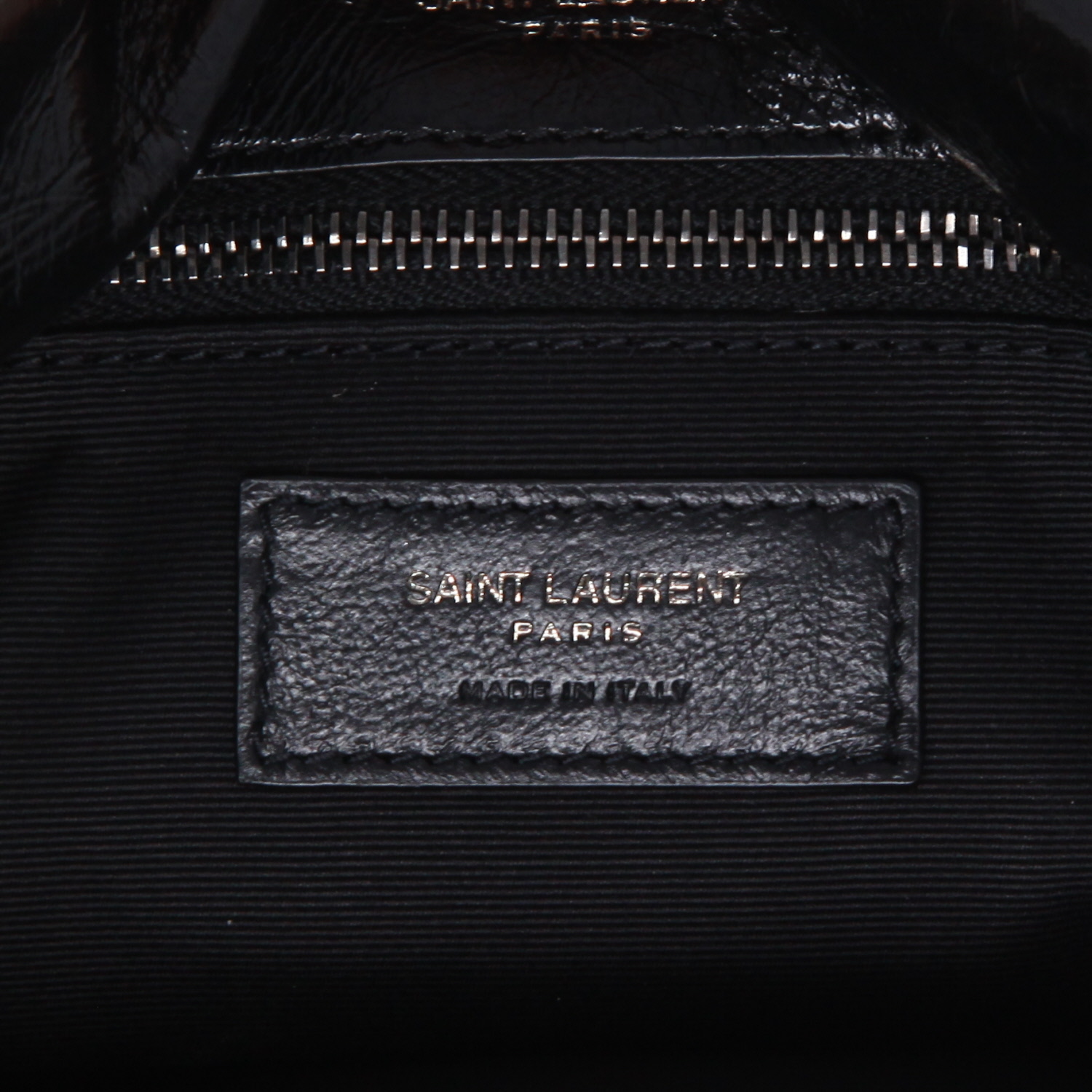 Sac bandoulière Saint Laurent  Niki moyen modèle  en cuir noir - Detail D2