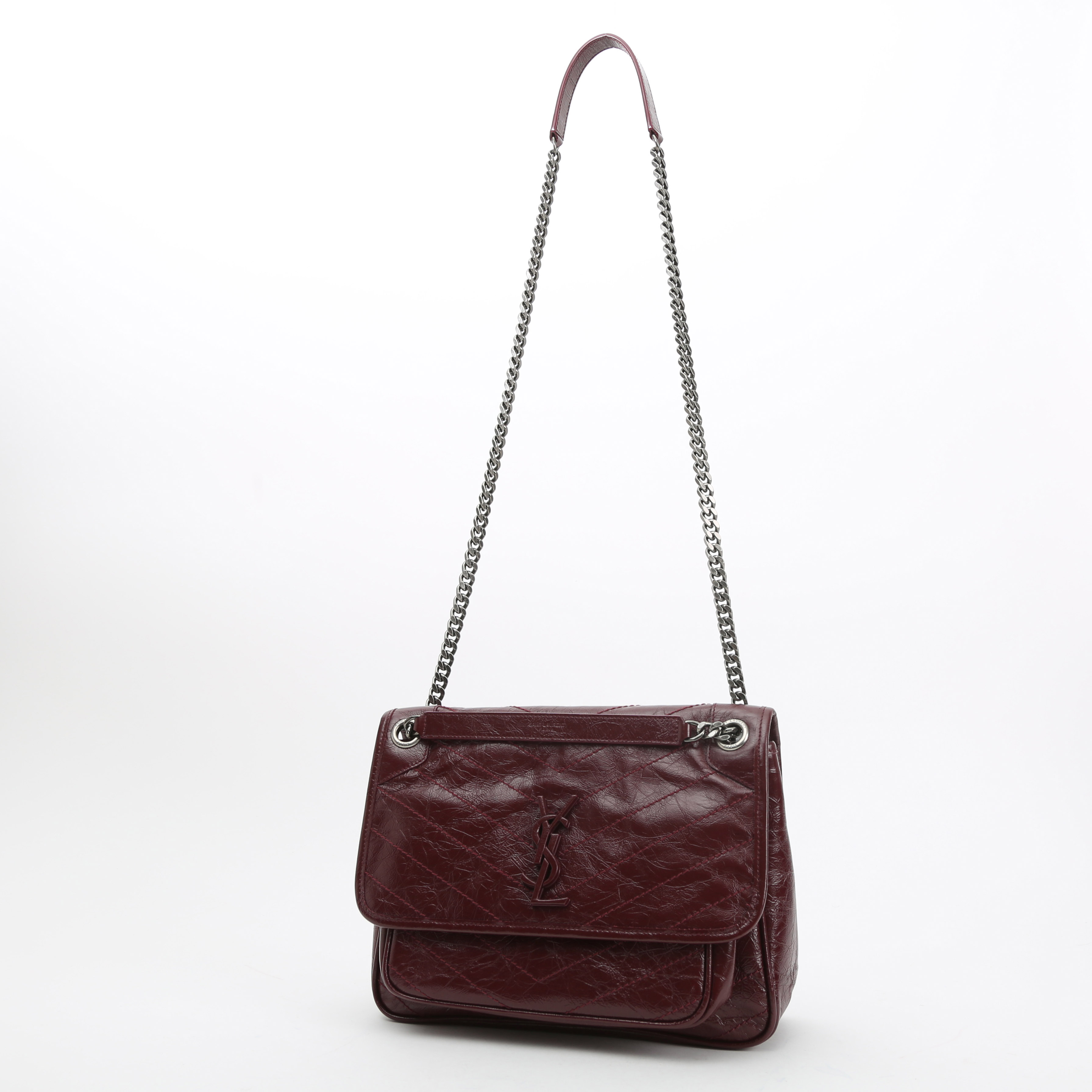 Bolso bandolera Saint Laurent  Niki modelo mediano  en cuero color burdeos - Detail D2