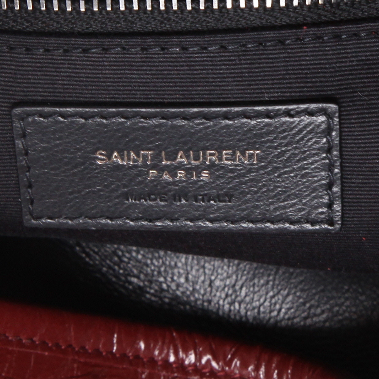 Sac bandoulière Saint Laurent  Niki moyen modèle  en cuir bordeaux - Detail D8