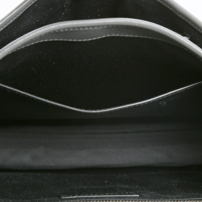 Sac bandoulière Saint Laurent Niki moyen modèle en cuir matelassé chevrons gris - Detail D2
