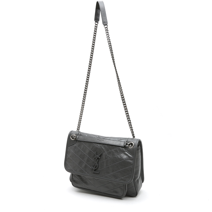Sac bandoulière Saint Laurent Niki moyen modèle en cuir matelassé chevrons gris - Detail D8