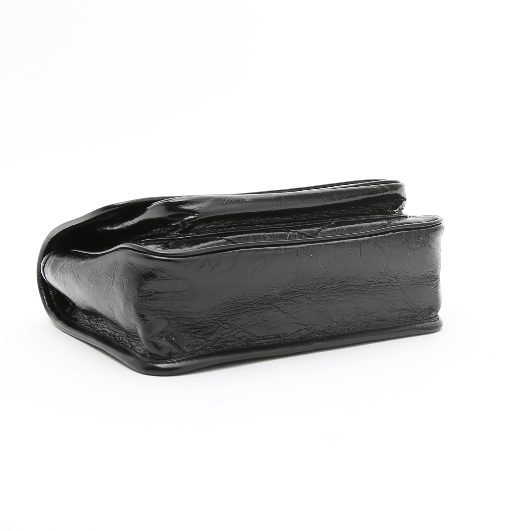 Bolso bandolera Saint Laurent  Niki Baby en cuero acolchado con motivos de espigas negro - Detail D5