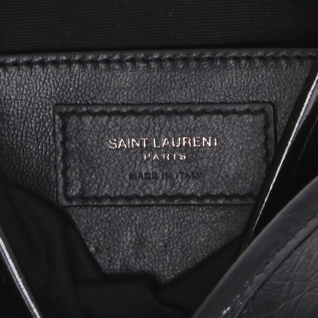 Saint Laurent  Niki Baby shoulder bag  in black chevron quilted leather - Detail D9