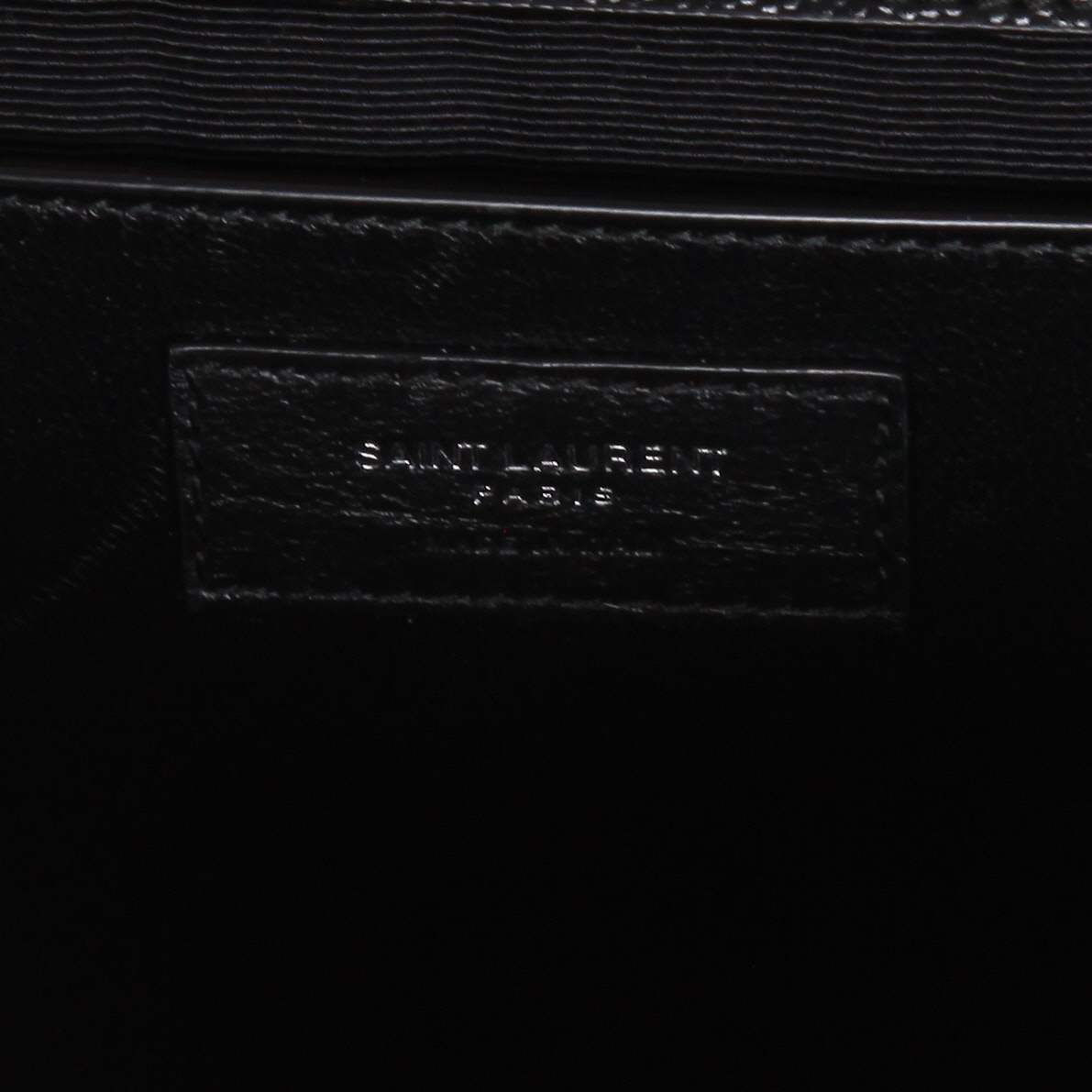 Bolso bandolera Saint Laurent  Kate en cuero granulado negro - Detail D9