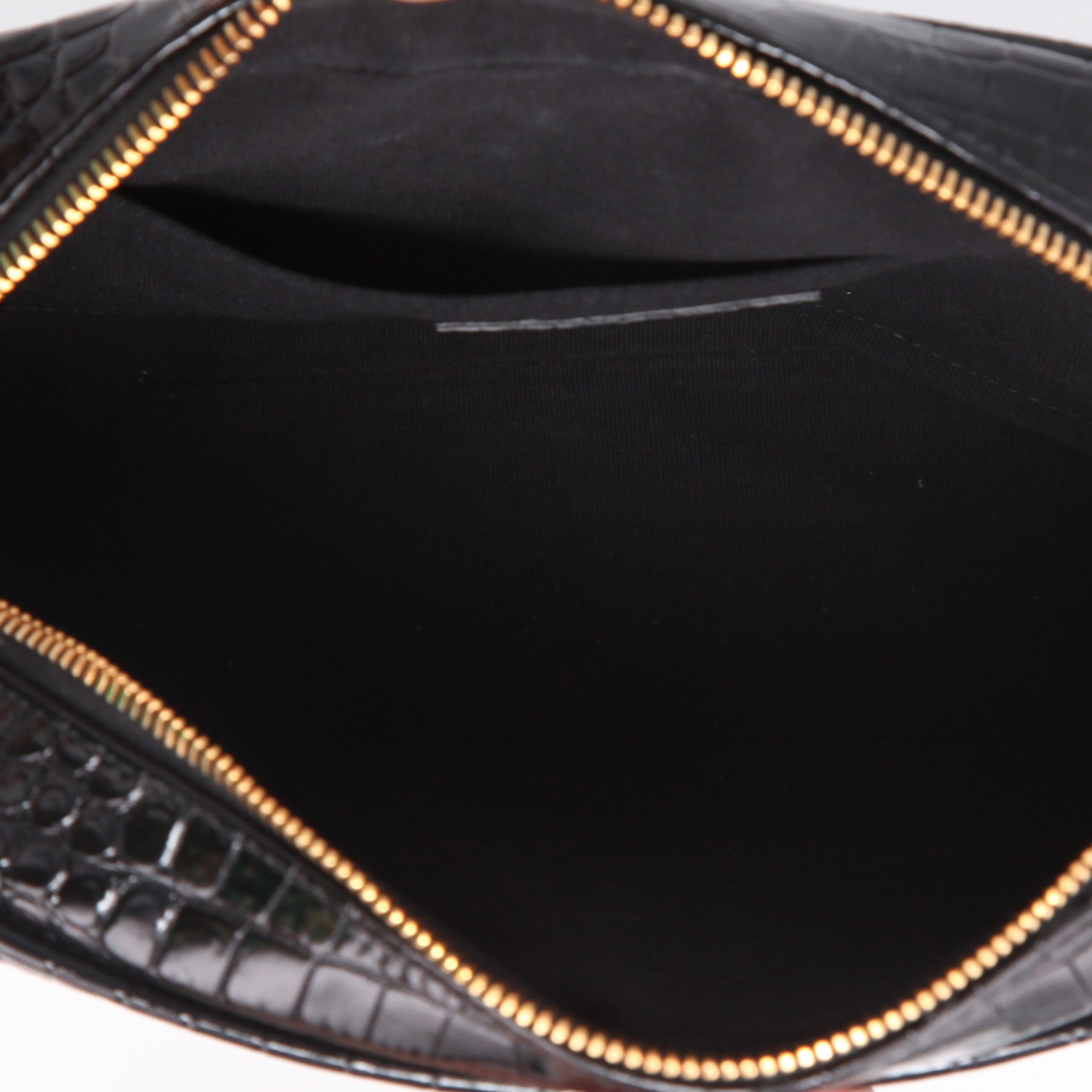 Saint Laurent Lou Sac Caméra medium model shoulder bag in black leather - Detail D8