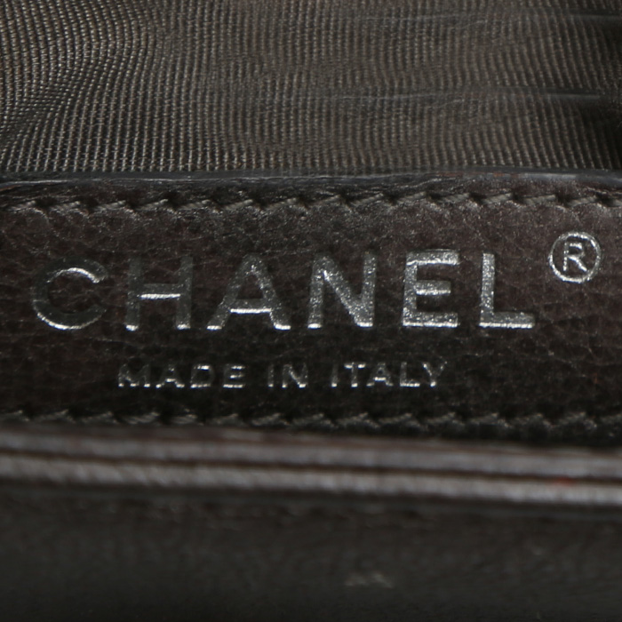 Sac bandoulière Chanel  Boy en cuir matelassé gris - Detail D4