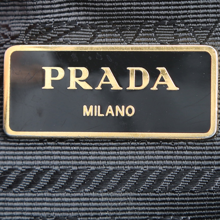 Sac à main Prada  Galleria en cuir saffiano noir - Detail D3