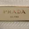 Bolso de mano Prada  Galleria en cuero saffiano beige y blanco - Detail D4 thumbnail