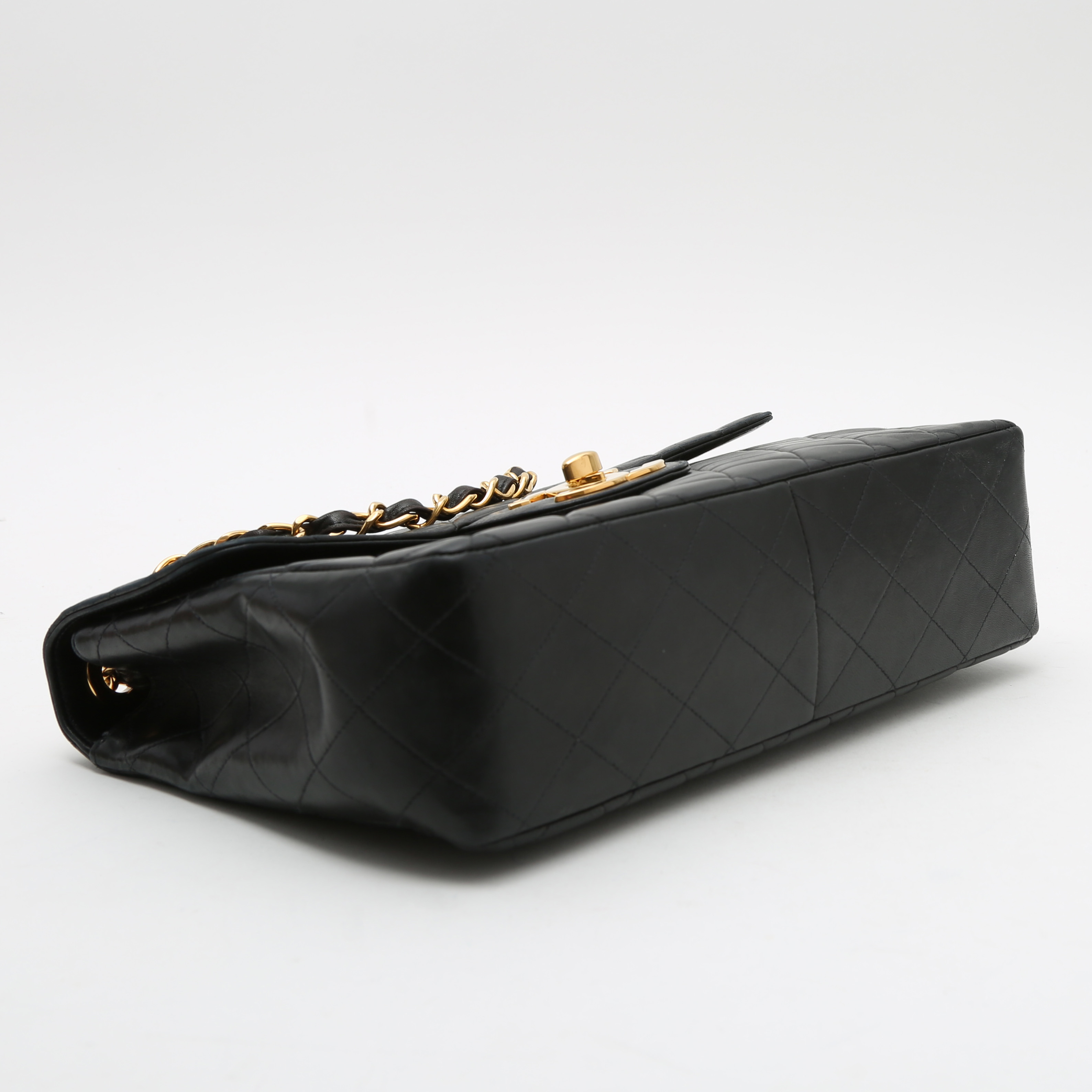 Sac bandoulière Chanel  Timeless Jumbo en cuir matelassé noir - Detail D5