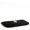 Bolsito de mano Chanel   en lona acolchada negra y cuero beige - Detail D4 thumbnail