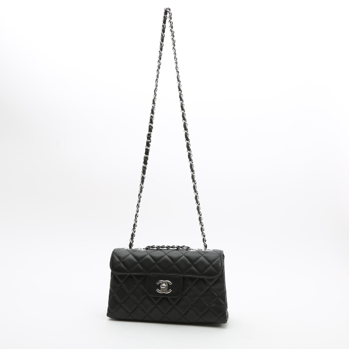 Borsa a tracolla Chanel  Timeless Petit in pelle trapuntata nera - Detail D2