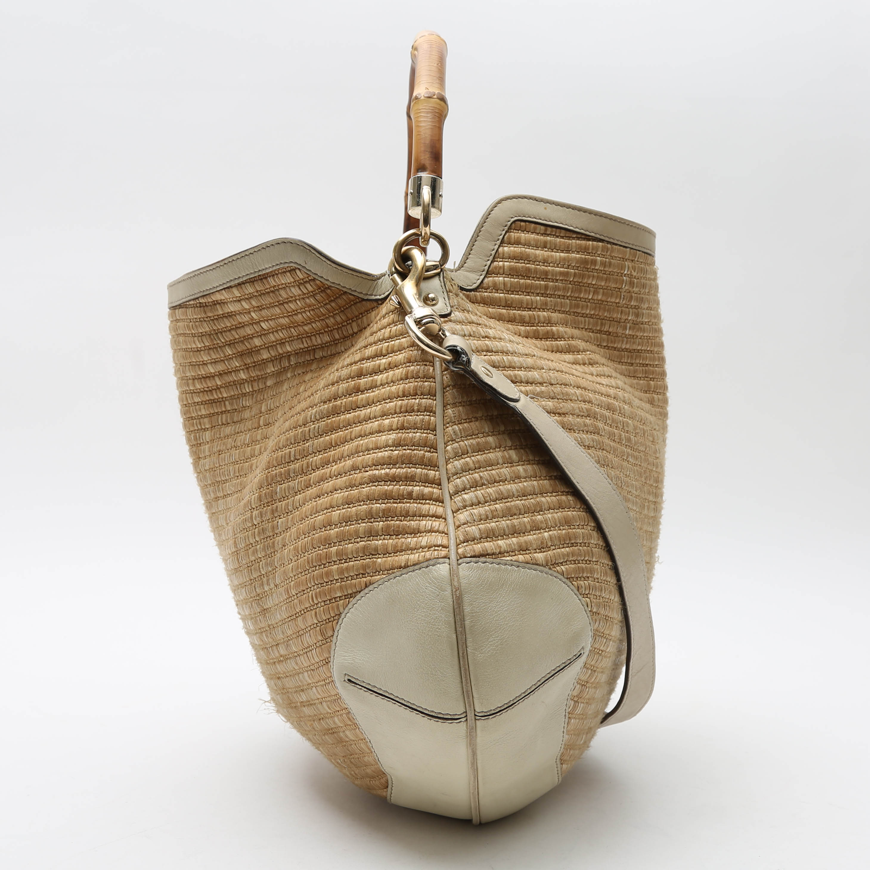Bolso de mano Gucci  Bamboo en raffia y cuero beige - Detail D6