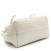 Bolso de mano Bottega Veneta   en cuero trenzado blanco - Detail D4 thumbnail