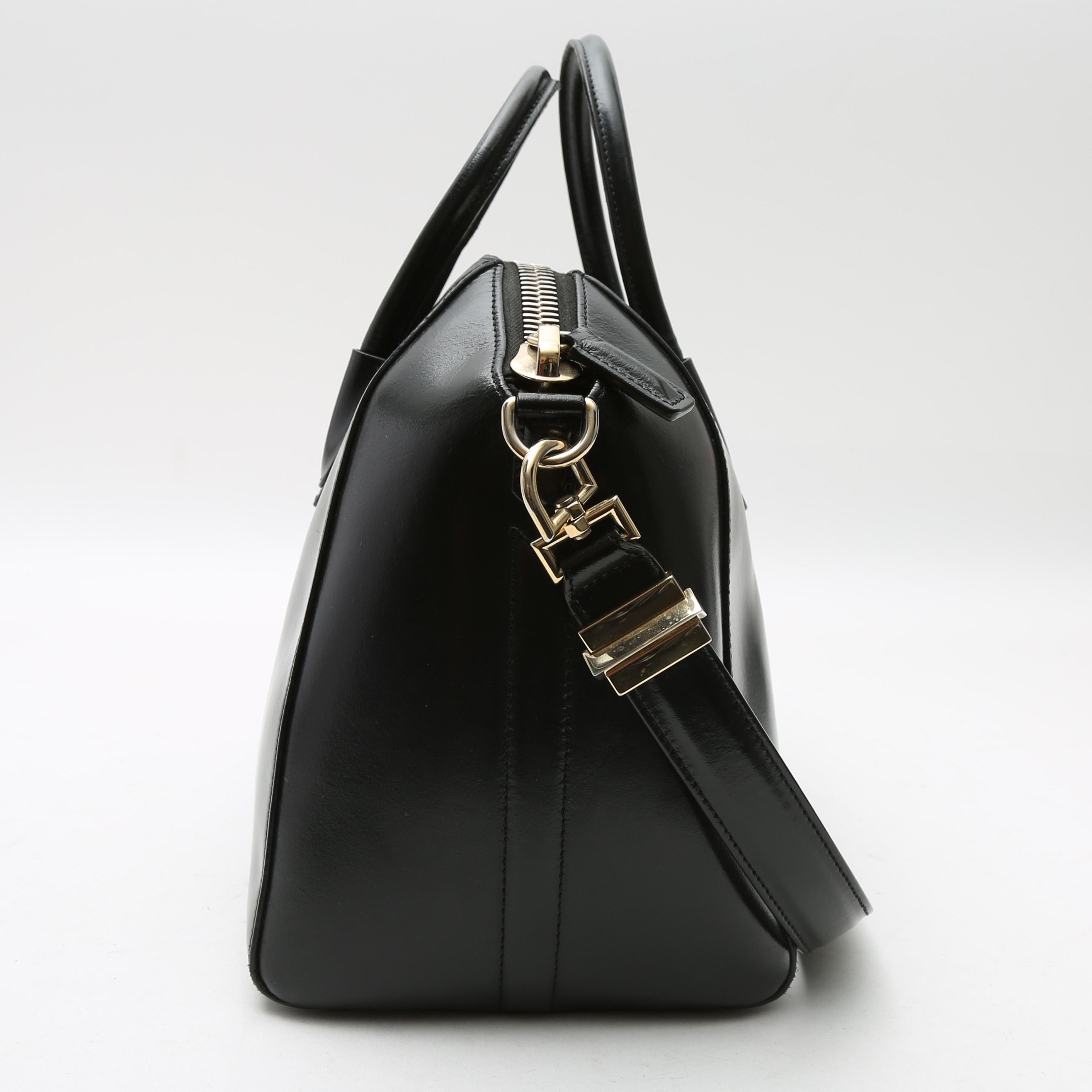Borsa Givenchy  Antigona modello medio  in pelle nera - Detail D5