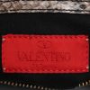 Bolso de mano Valentino Garavani   en piel de pitón beige - Detail D3 thumbnail
