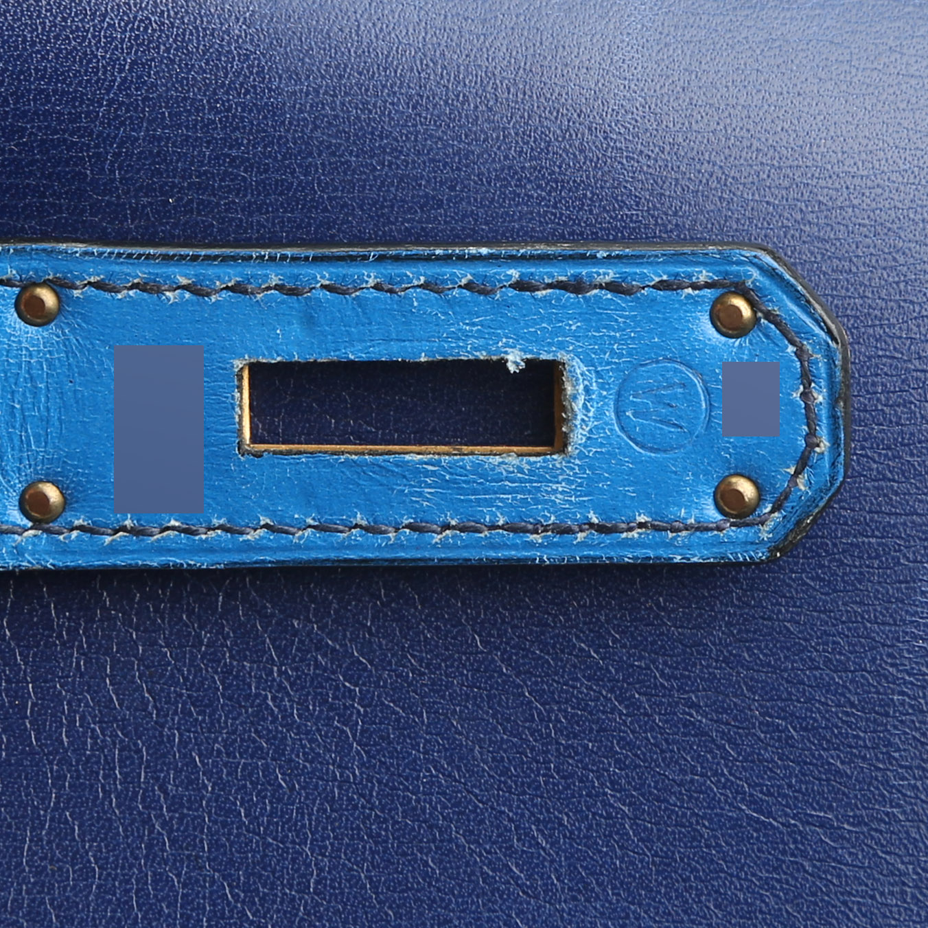 Hermès  Kelly 32 cm handbag  in Sapphire Blue, Bleu France and red tricolor  box leather - Detail D5