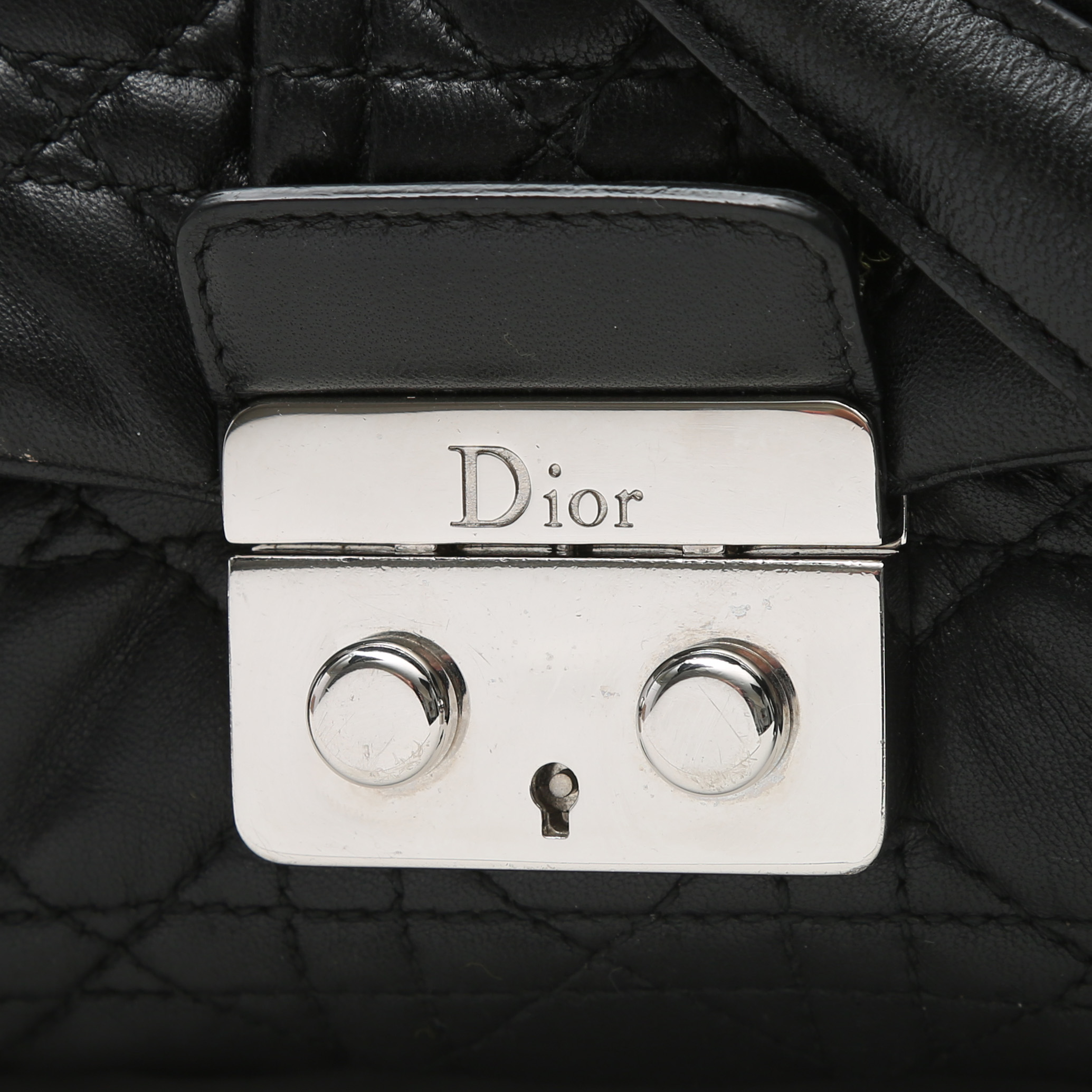 Bolso de mano Dior  Promenade en cuero cannage negro - Detail D1