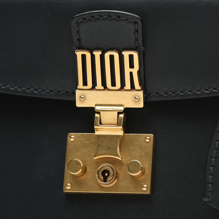 Bolso de mano Dior  Dioraddict en cuero negro - Detail D1