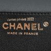 Chanel  Vanity shoulder bag  in black leather - Detail D4 thumbnail