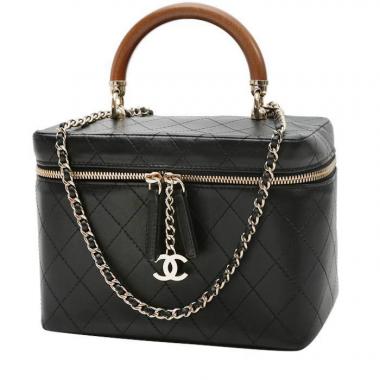 Second Hand Chanel Vanity Bags, Tod's Oboe leather tote bag