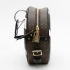 Louis Vuitton  Boîte chapeau handbag  in brown monogram canvas  and black leather - Detail D6 thumbnail