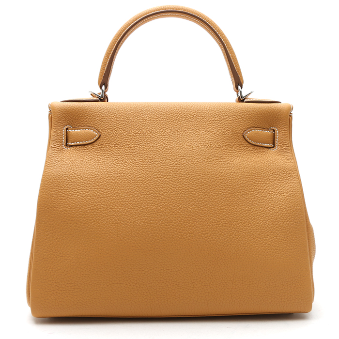 Hermès  Kelly 28 cm handbag  in beige Camel togo leather - Detail D8