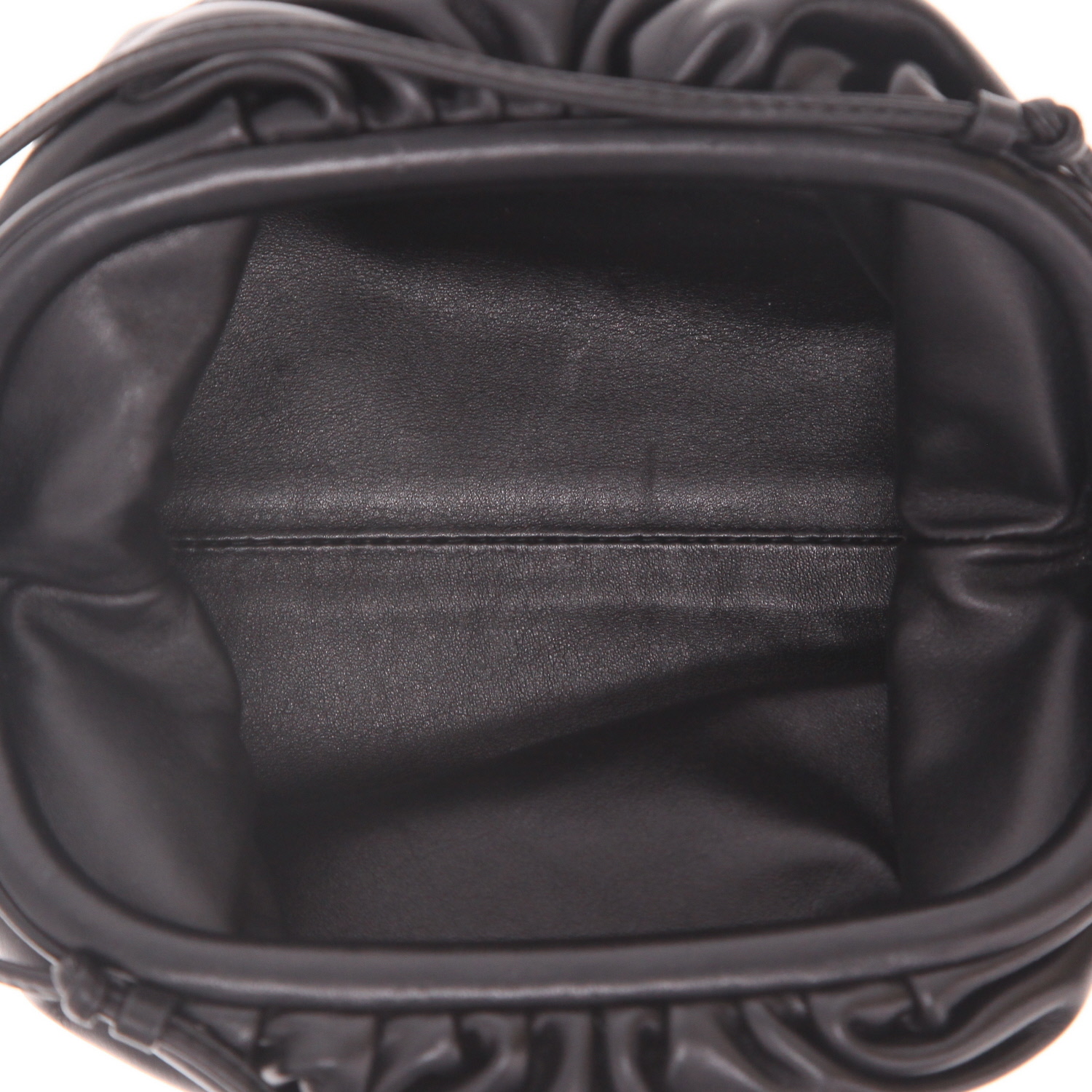 Bottega Veneta  Pouch mini  handbag/clutch  in black leather - Detail D3